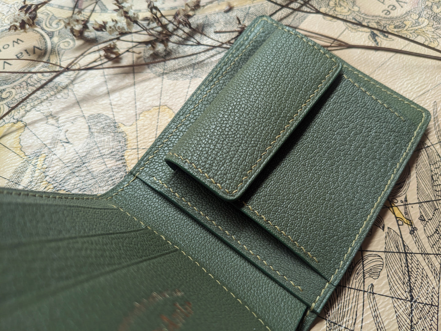 Handcrafted genuine leather wallet/Alran Chevre Sully Goatskin/3 card slots, 1coin pocket, 2 hidden pockets and one compartment for banknote