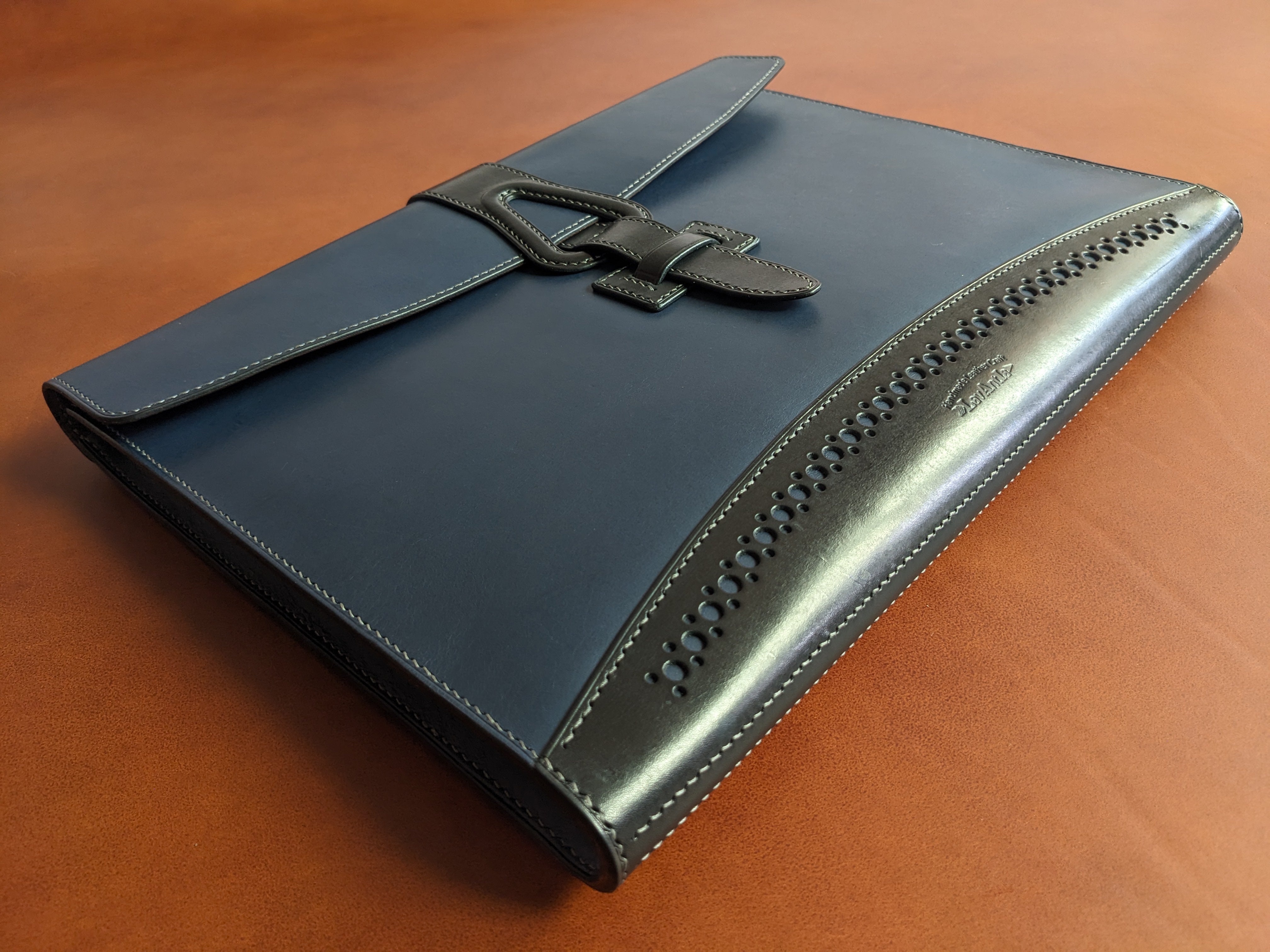 Leather portfolio outlet laptop case