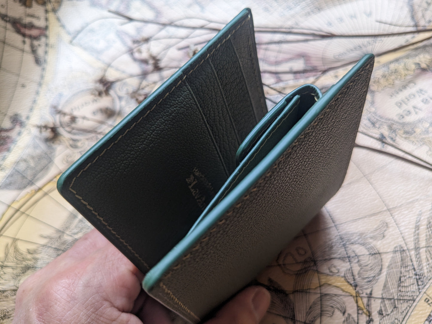 Handcrafted genuine leather wallet/Alran Chevre Sully Goatskin/3 card slots, 1coin pocket, 2 hidden pockets and one compartment for banknote