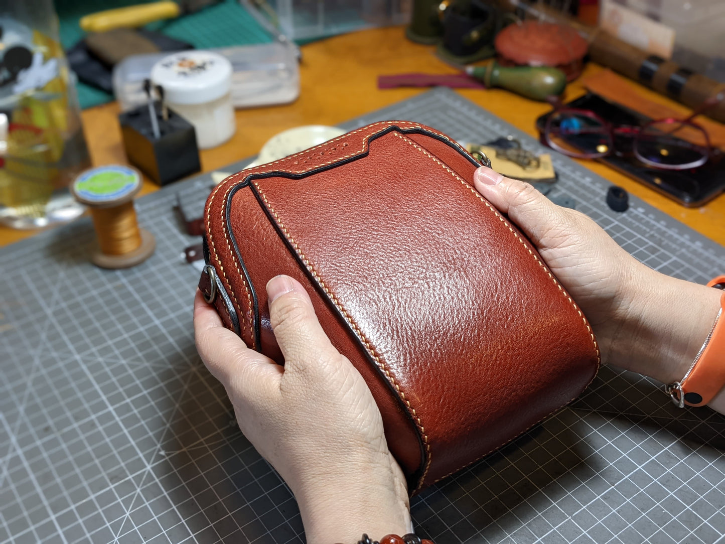 Shopping Bag build along PDF pattern/leather bag pattern/PDF Pattern/tutorial video included/with stitching holes(3.85mm)