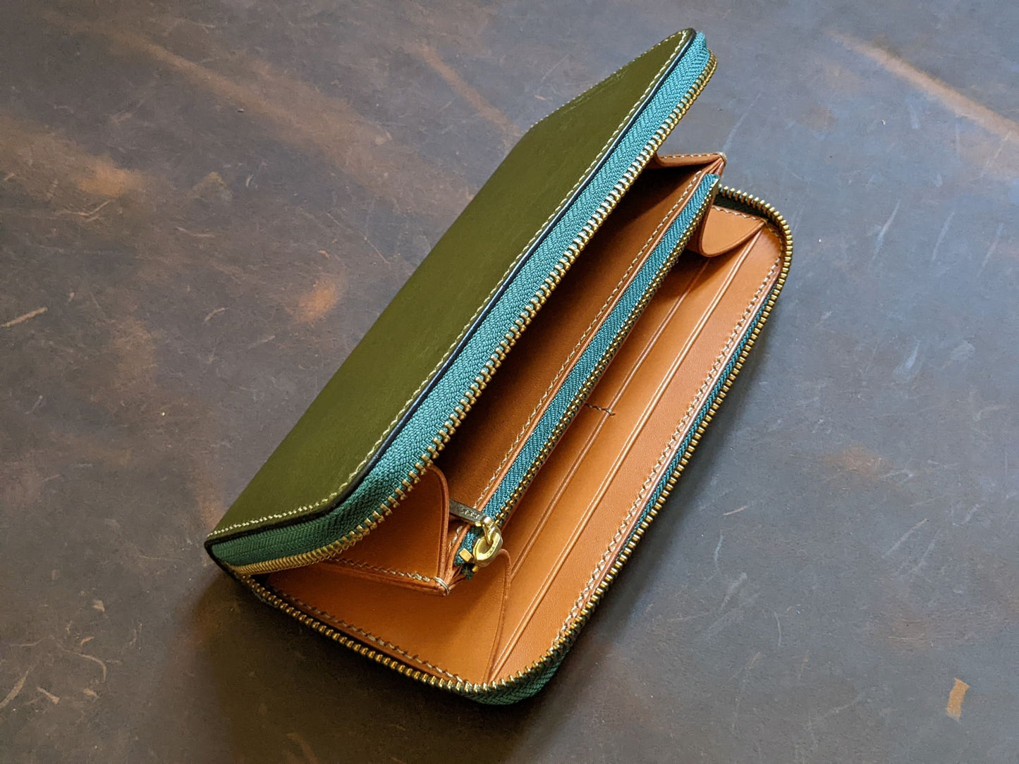 Zip-around long wallet build along PDF pattern/with TUTORIAL video/stitching hole spacing 3.38mm/with stitching hole marks